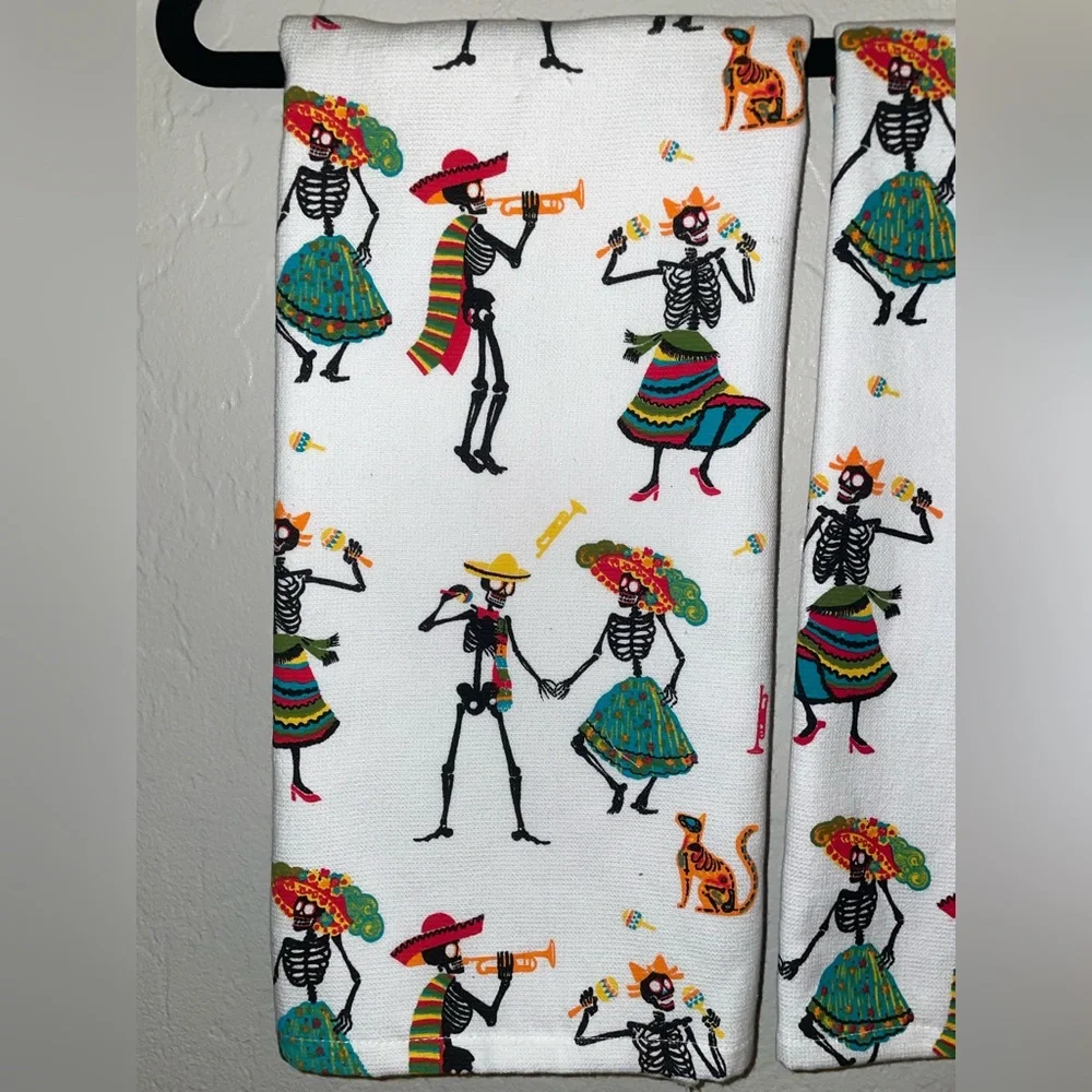NWOT! Cynthia Rowley Halloween/Dia De Los Muertos Cotton Towel Set 18”x28”🎃